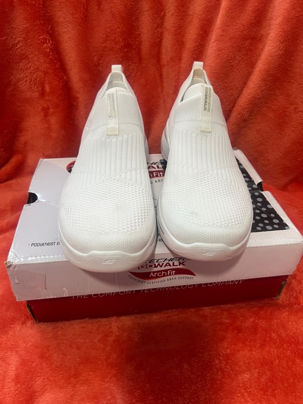 Skechers Women's Slip-On GOwalk Arch Fit Sneakers - White 8.5 - Picture 4 of 7